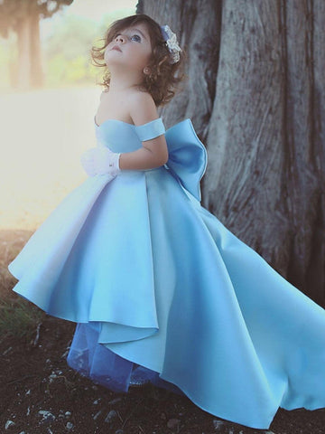 High Low Ballkleid Satin Off The Shoulder Hochzeit Blumenmädchenkleider mit Ärmeln