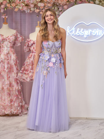 A-Linien-Heimkehrkleid aus trägerlosem Tüll mit 3D-Blumen