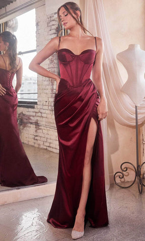 Abendkleid mit herzförmigem Ausschnitt und Baskenmütze