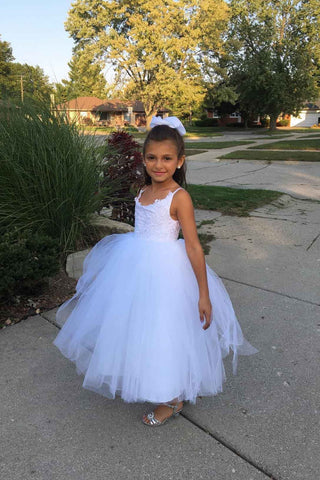 Langes Ballkleid aus Tüll mit quadratischem Ausschnitt und ärmellosem Blumenmädchenkleid