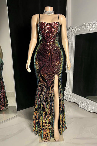 Schlichtes Meerjungfrau-Ballkleid mit Spaghettiträgern, Pailletten, ärmellos und Schlitz