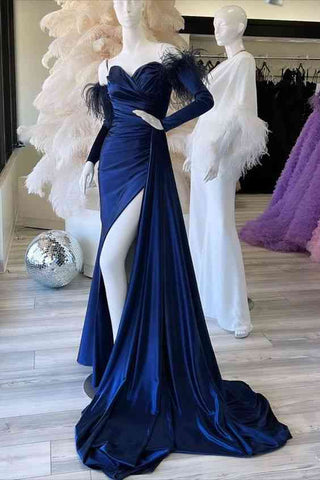 Rotes Abendkleid mit herzförmigem Ausschnitt und abnehmbaren Ärmeln