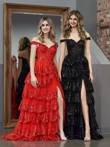 A-Linien-Ballkleid mit schulterfreiem Korsett und Spitzenrüschen