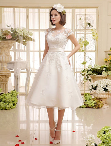 Short Wedding Dresses Ivory Lace Applique Vintage Bridal Dress Illusion Sweetheart Open Back Tea Length Wedding Reception Dresses Exclusive