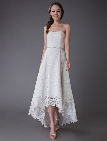 Schlichte Brautkleider Spitze High Low Trägerlos Schärpe Asymmetrisch Kurzes Brautkleid Exklusiv