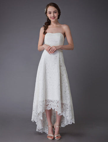 Schlichte Brautkleider Spitze High Low Trägerlos Schärpe Asymmetrisch Kurzes Brautkleid Exklusiv