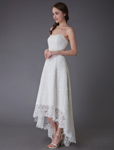 Schlichte Brautkleider Spitze High Low Trägerlos Schärpe Asymmetrisch Kurzes Brautkleid Exklusiv