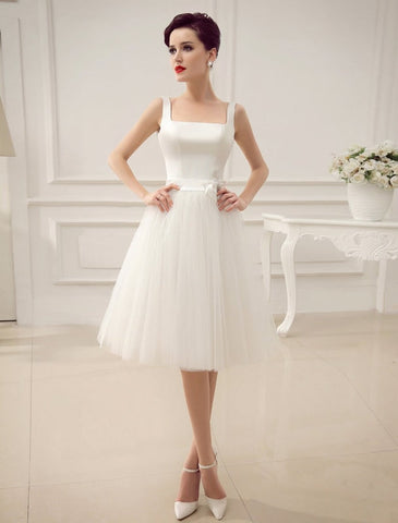 Schlichte Brautkleider Satin Quadratischer Ausschnitt Applikation Kurzes Brautkleid Mit Perlen Schleife Schärpe Exklusiv