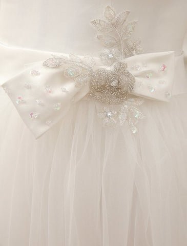 Schlichte Brautkleider Satin Quadratischer Ausschnitt Applikation Kurzes Brautkleid Mit Perlen Schleife Schärpe Exklusiv